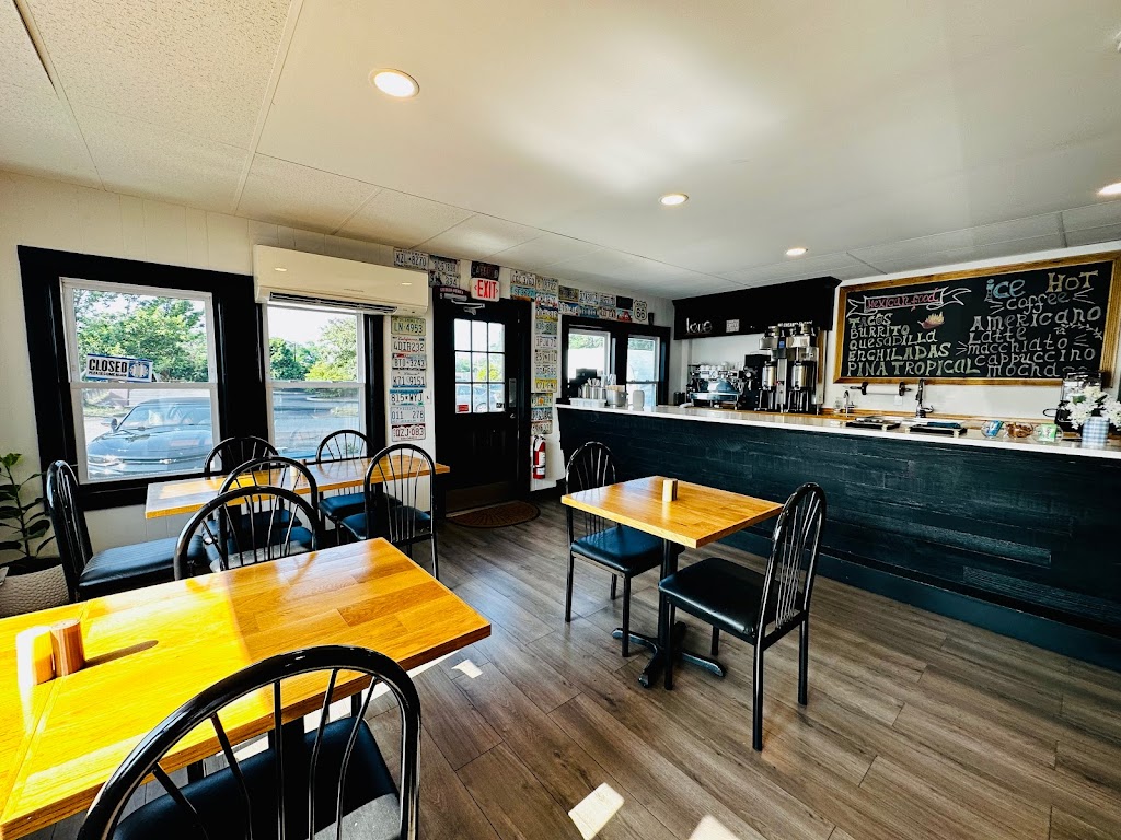 Adventure Cafe | cafe | 225 Iyannough Rd, Hyannis, MA 02601, USA | 5083674811 OR +1 508-367-4811