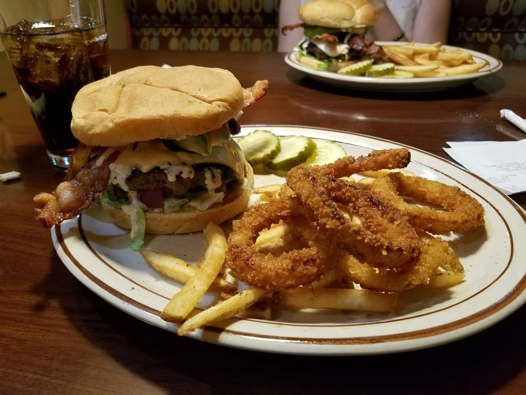 Village Inn | bakery | 7801 N Mesa St, El Paso, TX 79932, USA | 9155817205 OR +1 915-581-7205