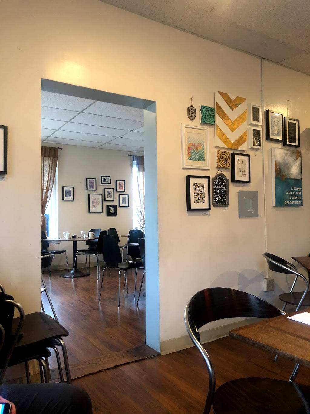 House | restaurant | 110 S Jackson St, Media, PA 19063, USA | 6105662505 OR +1 610-566-2505