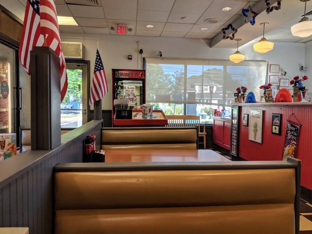 Friendlys | restaurant | 435 Speedwell Ave, Morris Plains, NJ 07950, USA | 9732672331 OR +1 973-267-2331