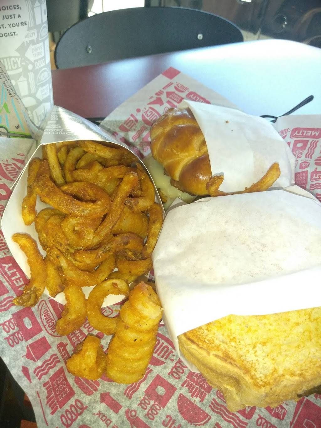 Jack in the Box | restaurant | 25950 Iris Ave, Moreno Valley, CA 92551, USA | 9512420232 OR +1 951-242-0232