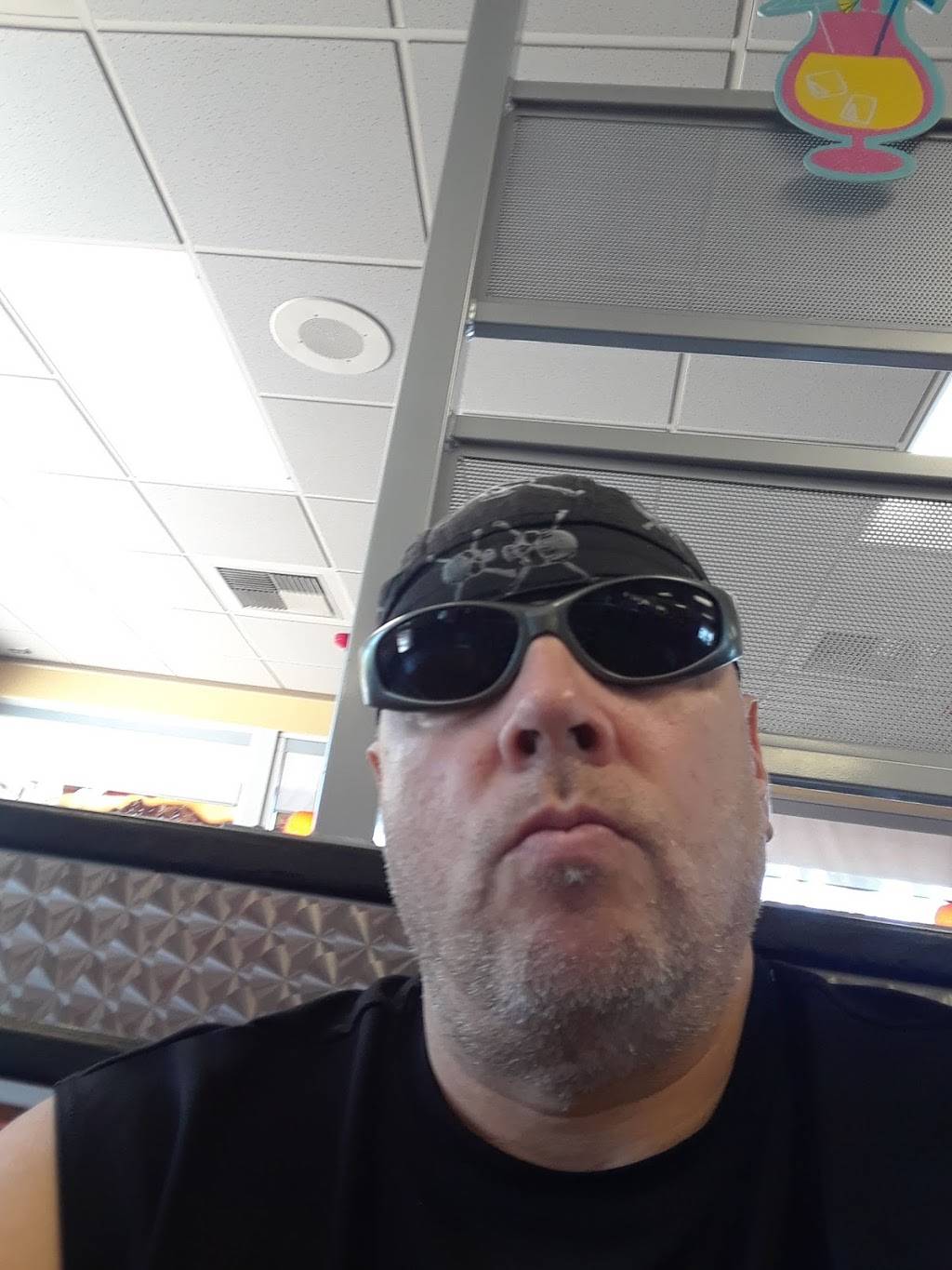 Carls Jr / Green Burrito | restaurant | 19125 Goldenwest St, Huntington Beach, CA 92648, USA | 7143748505 OR +1 714-374-8505