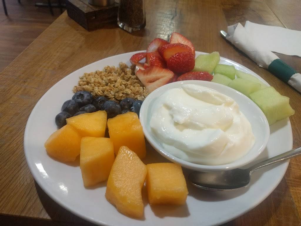 California Pizza Kitchen at Dallas Fort Worth Airport | restaurant | 2400 Aviation Dr, DFW Airport, TX 75261, USA | 9724265208 OR +1 972-426-5208