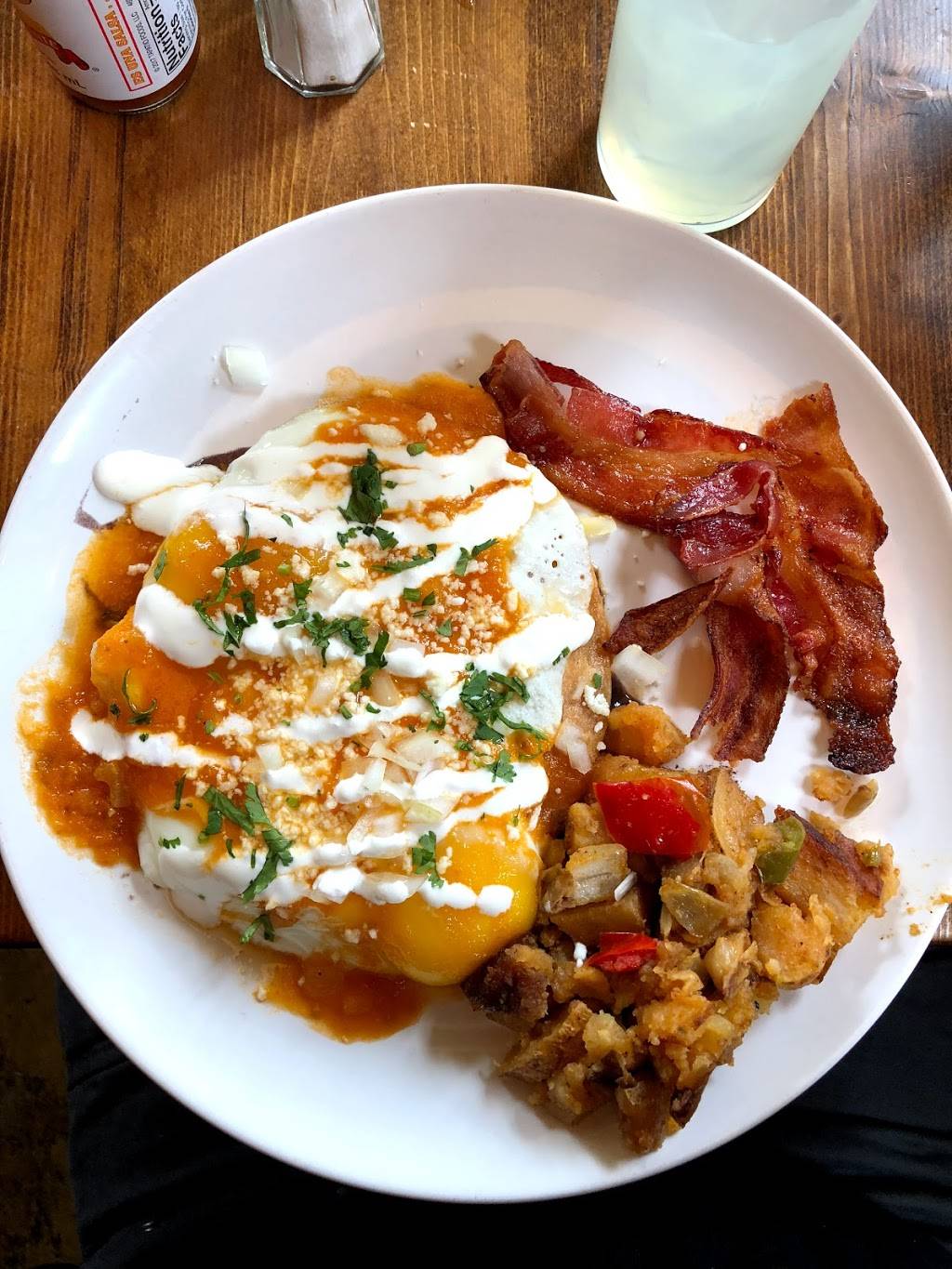 La Puerta Roja | restaurant | 1120 Cortelyou Rd, Brooklyn, NY 11218, USA | 3472211970 OR +1 347-221-1970