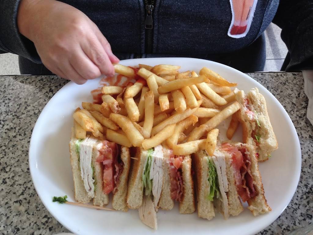 Parkdale Petes Corner Grill | restaurant | 1582 Queen St W, Toronto, ON M6R 1A6, Canada | 4165305736 OR +1 416-530-5736