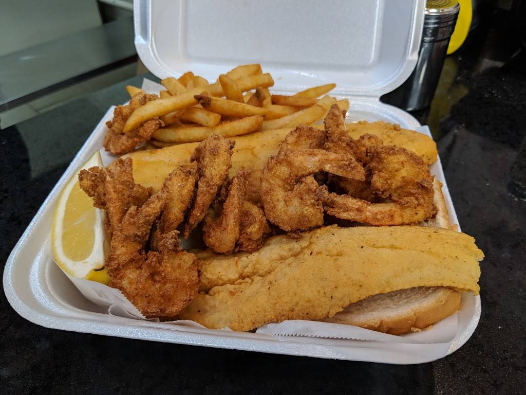 Hook Fish & Chicken | restaurant | 7312 Kingsgate Way, West Chester Township, OH 45069, USA | 5137552999 OR +1 513-755-2999