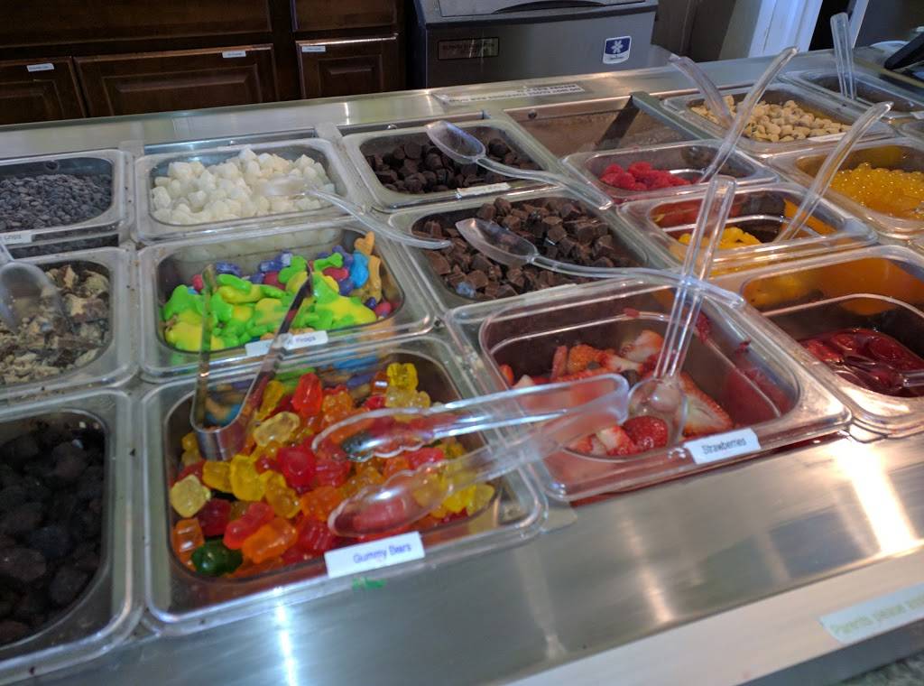 YoFresh Yogurt Cafe | cafe | 635 Chicago Ave #7, Evanston, IL 60202, USA | 8478596408 OR +1 847-859-6408