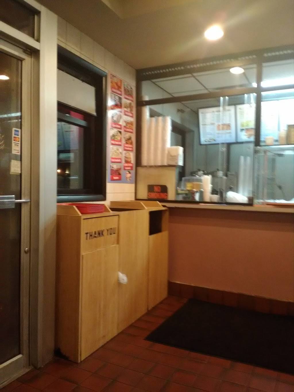 Legends | restaurant | 2525 W Davison St, Detroit, MI 48238, USA | 3139568325 OR +1 313-956-8325