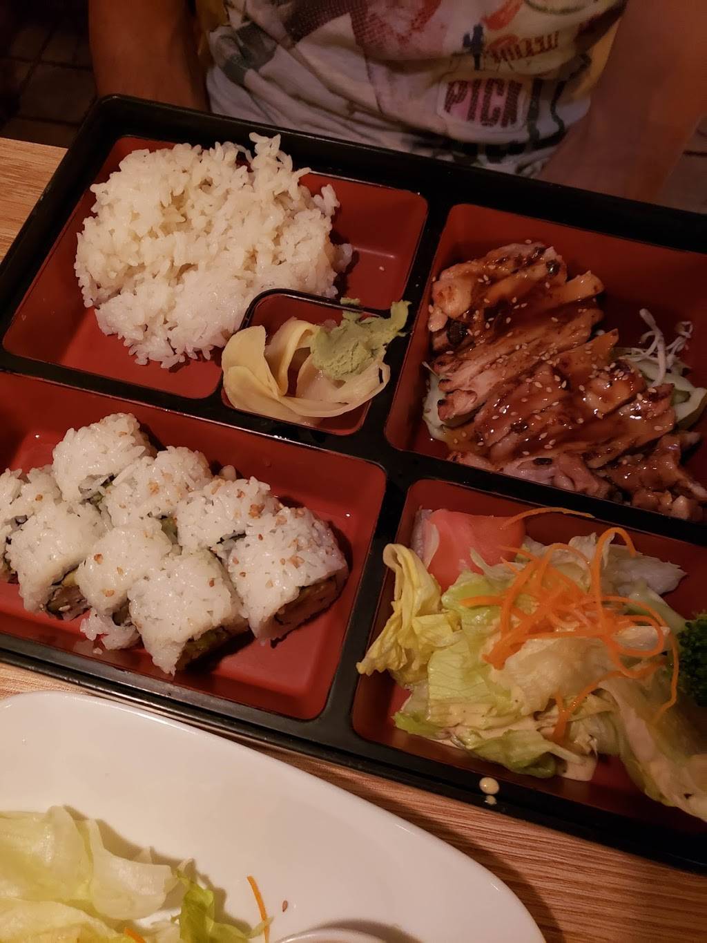 Azuma Sushi | restaurant | 4533 California Ave SW, Seattle, WA 98116, USA | 2069371148 OR +1 206-937-1148