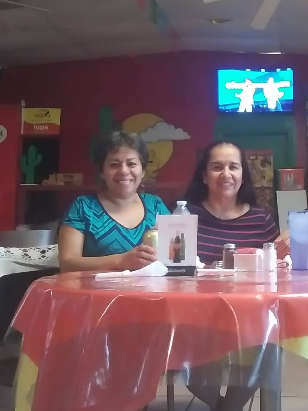 Rio Verde Restaurant | restaurant | 11007 Lake June Rd, Mesquite, TX 75180, USA | 2142459581 OR +1 214-245-9581