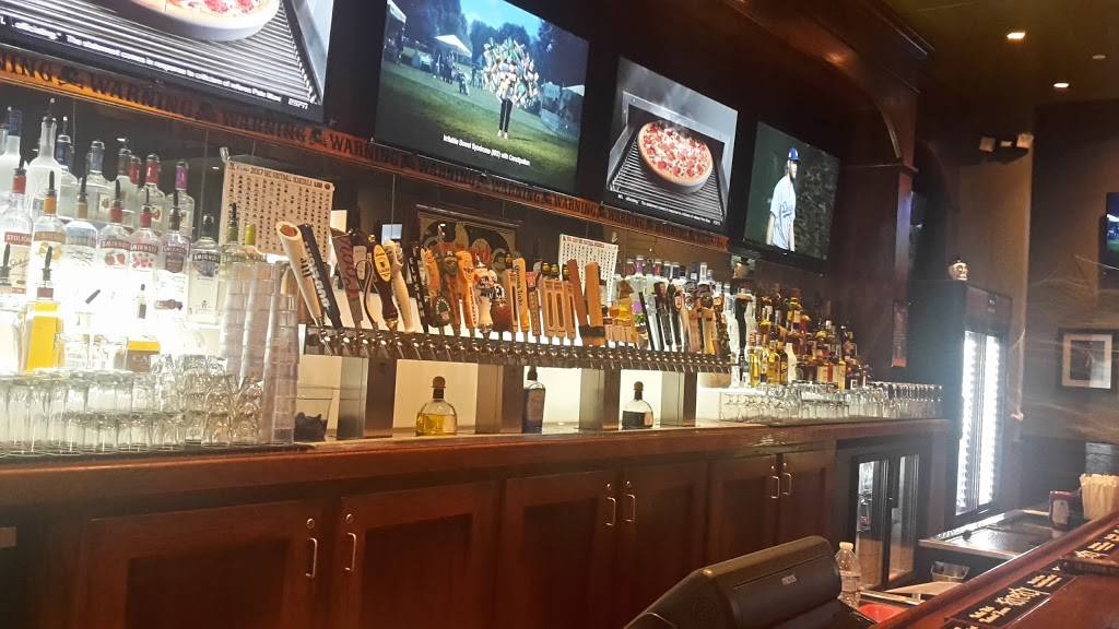 Hickory Tavern | restaurant | 4600 Merchants Park Cir, Collierville, TN 38017, USA | 9018610196 OR +1 901-861-0196