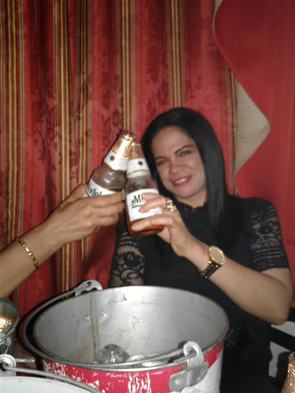 El Nuevo Patio | restaurant | 1388 Edward L Grant Hwy, Bronx, NY 10452, USA | 7185881609 OR +1 718-588-1609