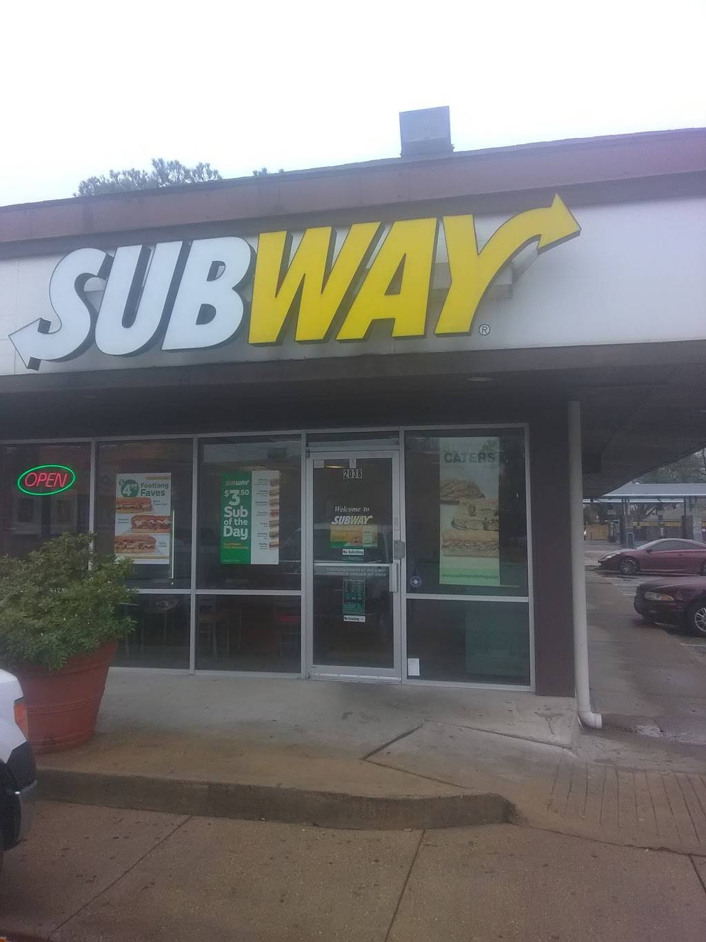 Subway Restaurants | restaurant | 2038 Gessner Rd A, Houston, TX 77080, USA | 7139327300 OR +1 713-932-7300