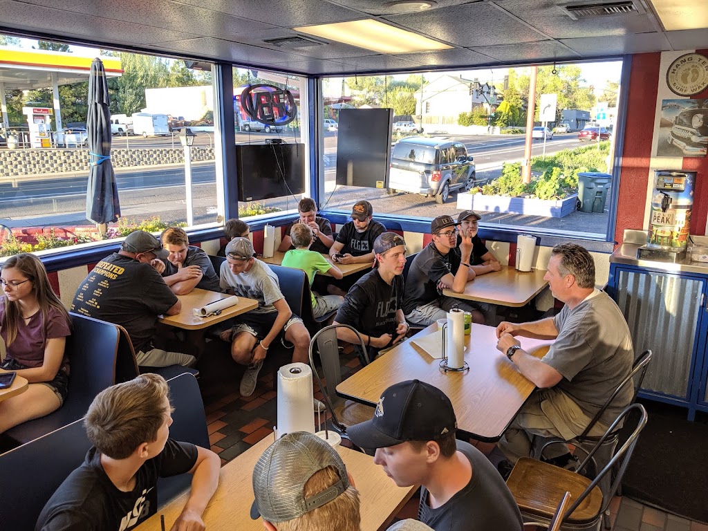 Mama Burger | restaurant | 991 N Fort Valley Rd, Flagstaff, AZ 86001, USA | 9282260616 OR +1 928-226-0616