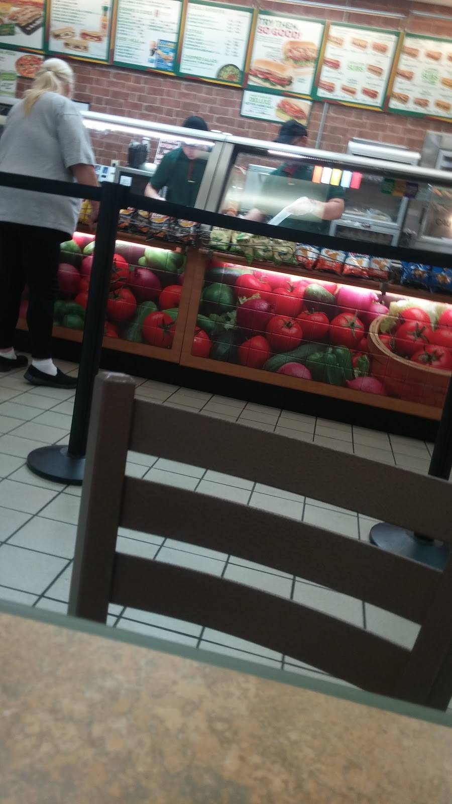 Subway | restaurant | 2125 Edsel Ln NW, Corydon, IN 47112, USA | 8127388484 OR +1 812-738-8484