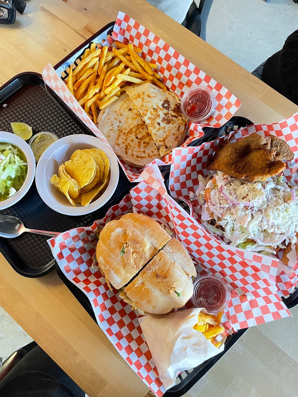 Texanitas Big Tortas | restaurant | 2200 Aldine Mail Rte Rd, Houston, TX 77039, USA | 3466100016 OR +1 346-610-0016