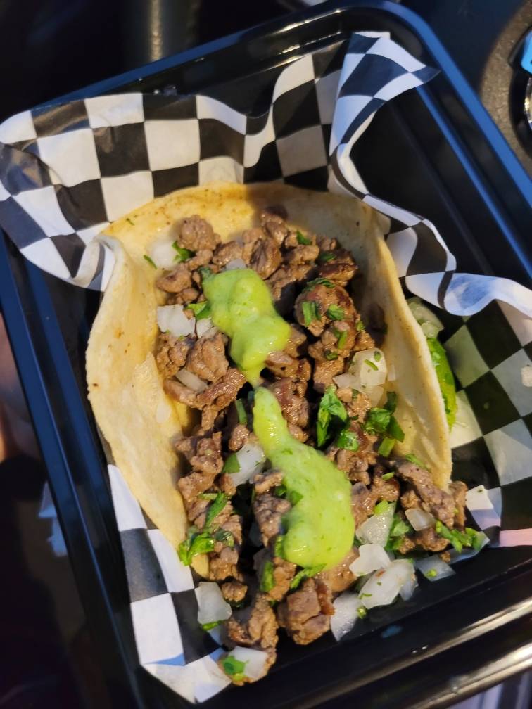 La Eskinna | restaurant | 1826 Saturn Blvd, Orlando, FL 32837, USA | 4075759156 OR +1 407-575-9156