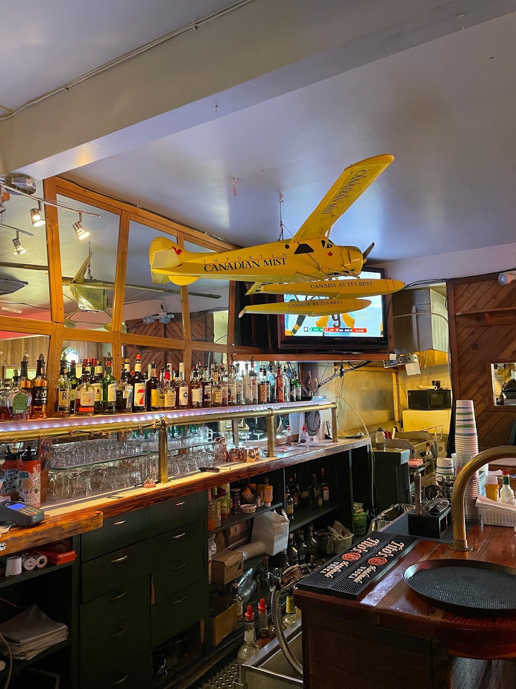 Kodis Noon Saloon | restaurant | 154 Pateros Mall, Pateros, WA 98846, USA | 5099239767 OR +1 509-923-9767