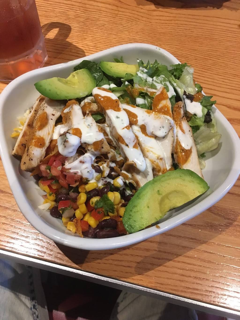 Chilis Grill & Bar | meal takeaway | 2105 NJ-35 #101, Holmdel, NJ 07733, USA | 7326712273 OR +1 732-671-2273