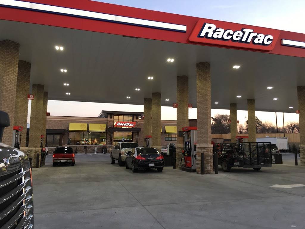 RaceTrac | bakery | 4717, 2707 Royal Ln, Dallas, TX 75229, USA | 9722413196 OR +1 972-241-3196