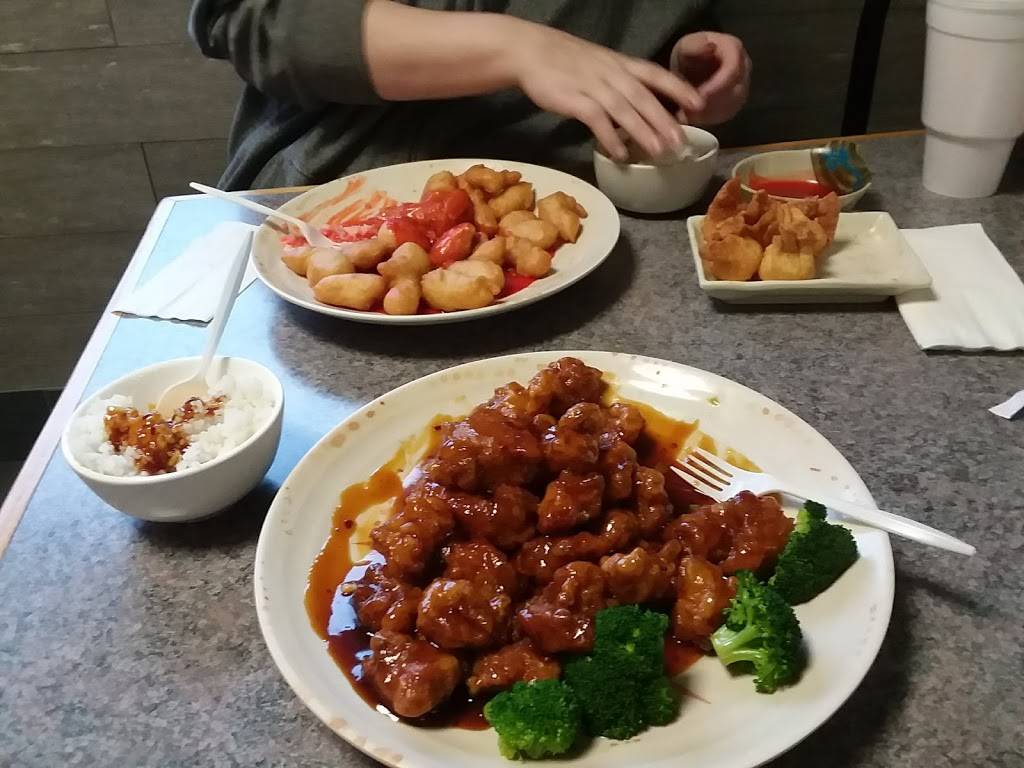 China Wok | restaurant | 2412 W Broadway, Council Bluffs, IA 51501, USA | 7122563889 OR +1 712-256-3889