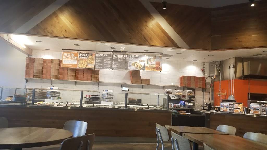 Blaze Pizza | meal takeaway | 1617 Pleasonton Rd, Fort Bliss, TX 79916, USA | 9159758666 OR +1 915-975-8666