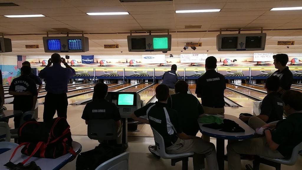 Pence Lake Erie Lanes | restaurant | 4523 Liberty Ave, Vermilion, OH 44089, USA | 4409675260 OR +1 440-967-5260