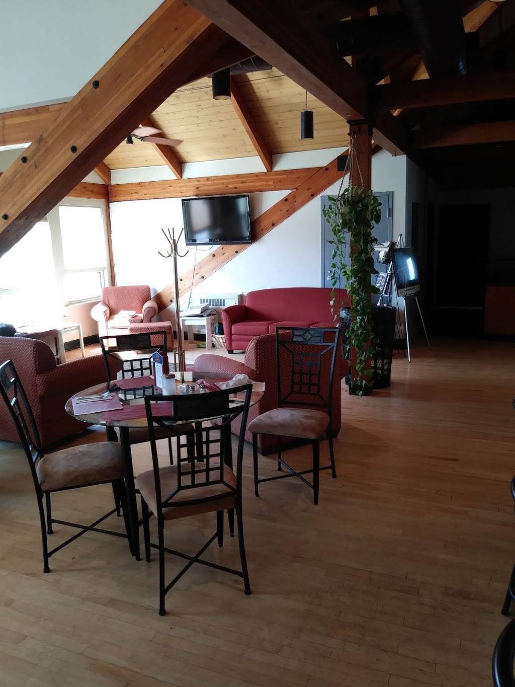 Rutland Airport The Hangar Cafe | restaurant | 1002 Airport Rd, North Clarendon, VT 05759, USA | 8027701855 OR +1 802-770-1855