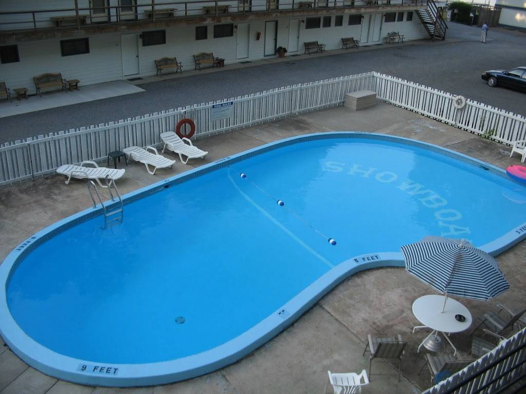 The Showboat Motel & Restaurant | restaurant | 3434 Plum Point Rd S, Himrod, NY 14842, USA | 6072437434 OR +1 607-243-7434