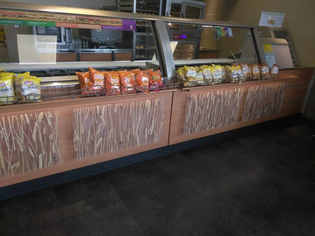 Subway Restaurants | restaurant | 2151 N. Collins St suite 300 Seville, Commons, Arlington, TX 76011, USA | 8175836571 OR +1 817-583-6571