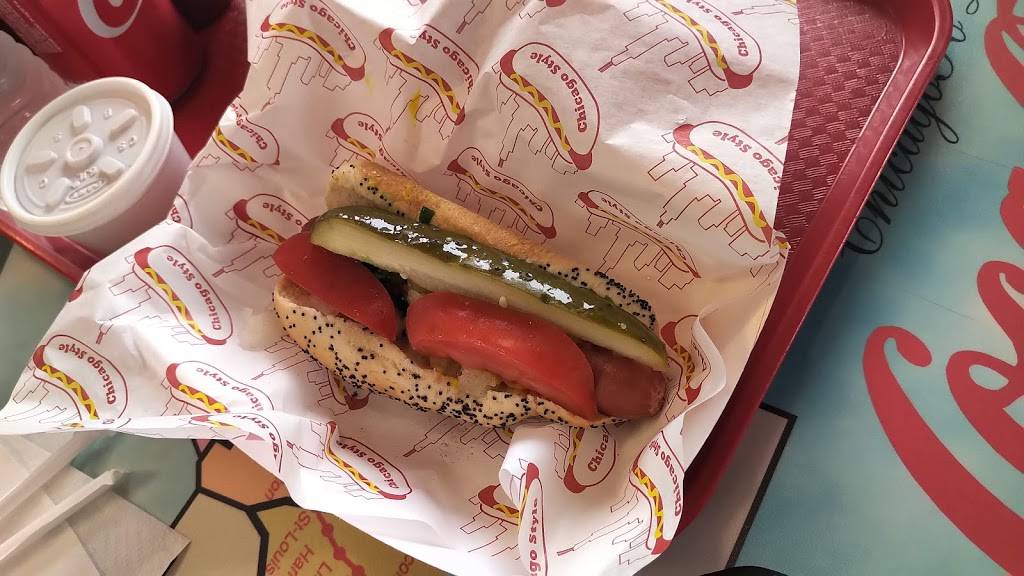 Launching Pad Drive-In | restaurant | 810 E Baltimore St, Wilmington, IL 60481, USA | 8154766535 OR +1 815-476-6535