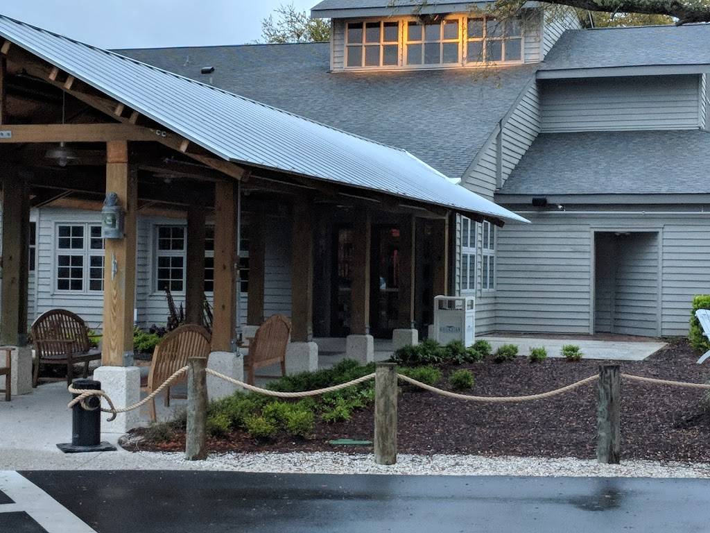 Skull Creek Dockside | restaurant | 2 Hudson Rd, Hilton Head Island, SC 29926, USA | 8437853625 OR +1 843-785-3625