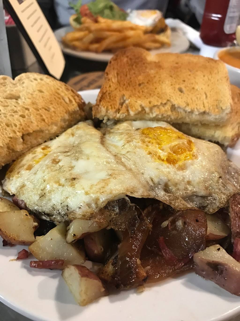 The Oliver House | restaurant | 27 Broadway St, Toledo, OH 43604, USA | 4192431302 OR +1 419-243-1302