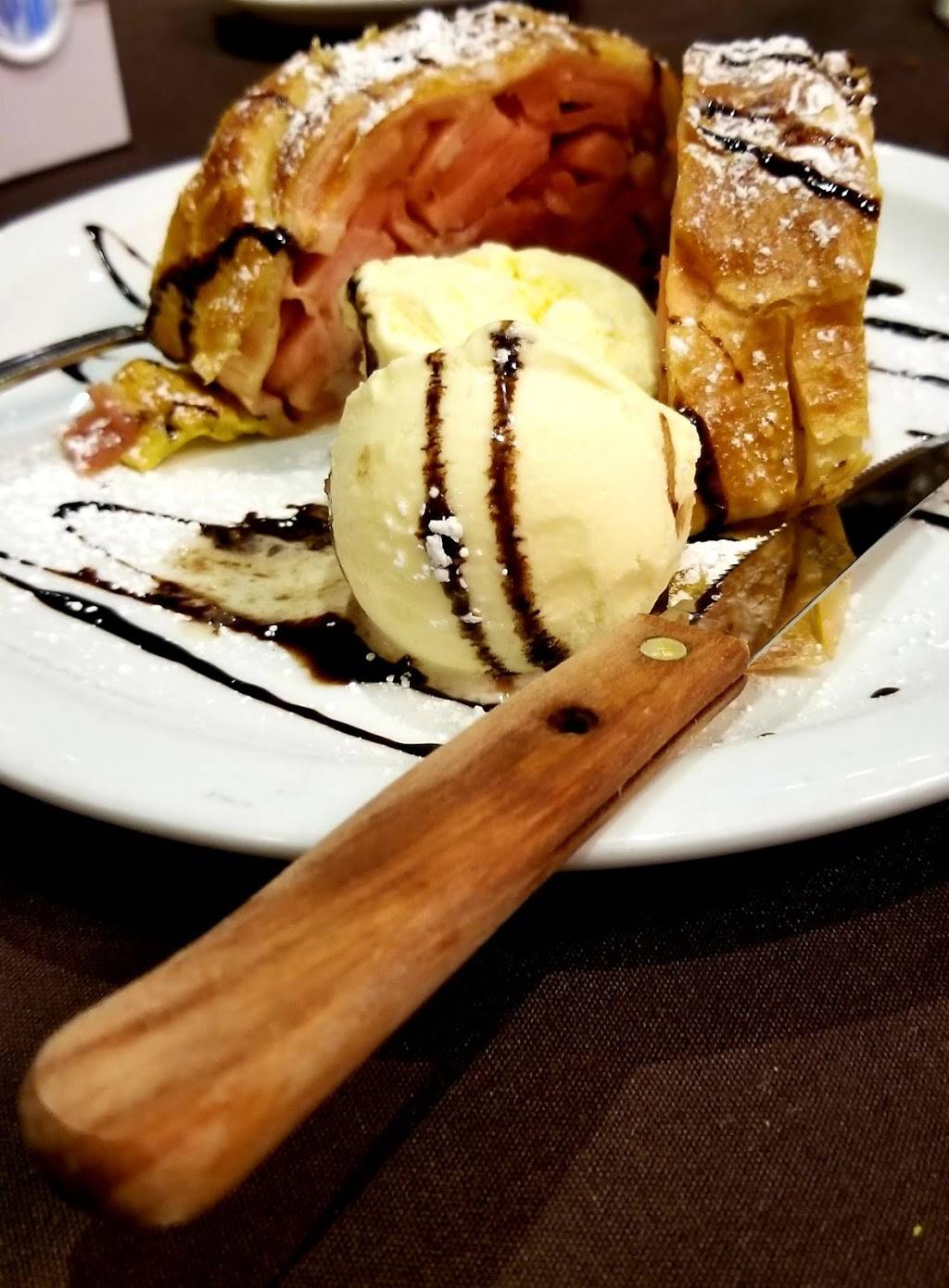 Skovorodka | restaurant | 615 Brighton Beach Ave, Brooklyn, NY 11235, USA | 7186153096 OR +1 718-615-3096