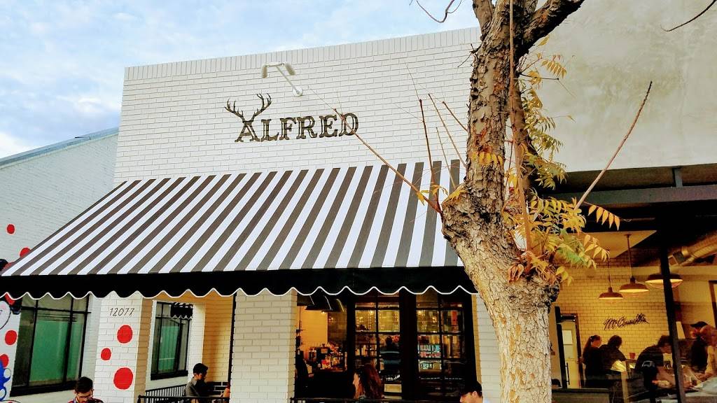 Alfred Coffee Studio City | cafe | 12077 Ventura Pl, Studio City, CA 91604, USA | 8188568005 OR +1 818-856-8005