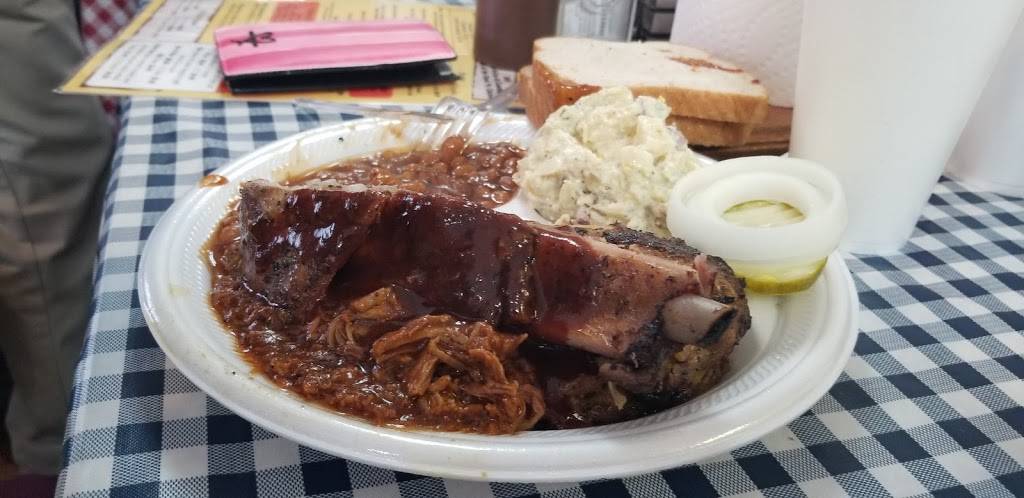 J & B Barbecue & Catering | restaurant | 48 S Holloway St, Henderson, KY 42420, USA | 2708300033 OR +1 270-830-0033