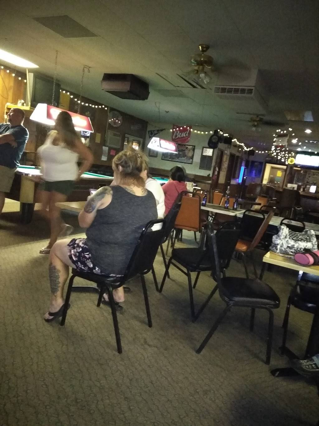 Wooden Nickel | restaurant | 2724 Madison Ave, Indianapolis, IN 46225, USA | 3177843817 OR +1 317-784-3817