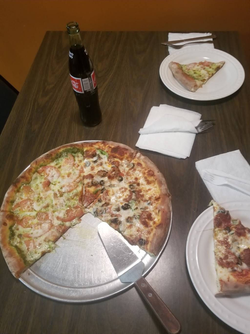 Thats Amore Pizza | meal takeaway | 9272 Miramar Rd #24, San Diego, CA 92126, USA | 8585660981 OR +1 858-566-0981