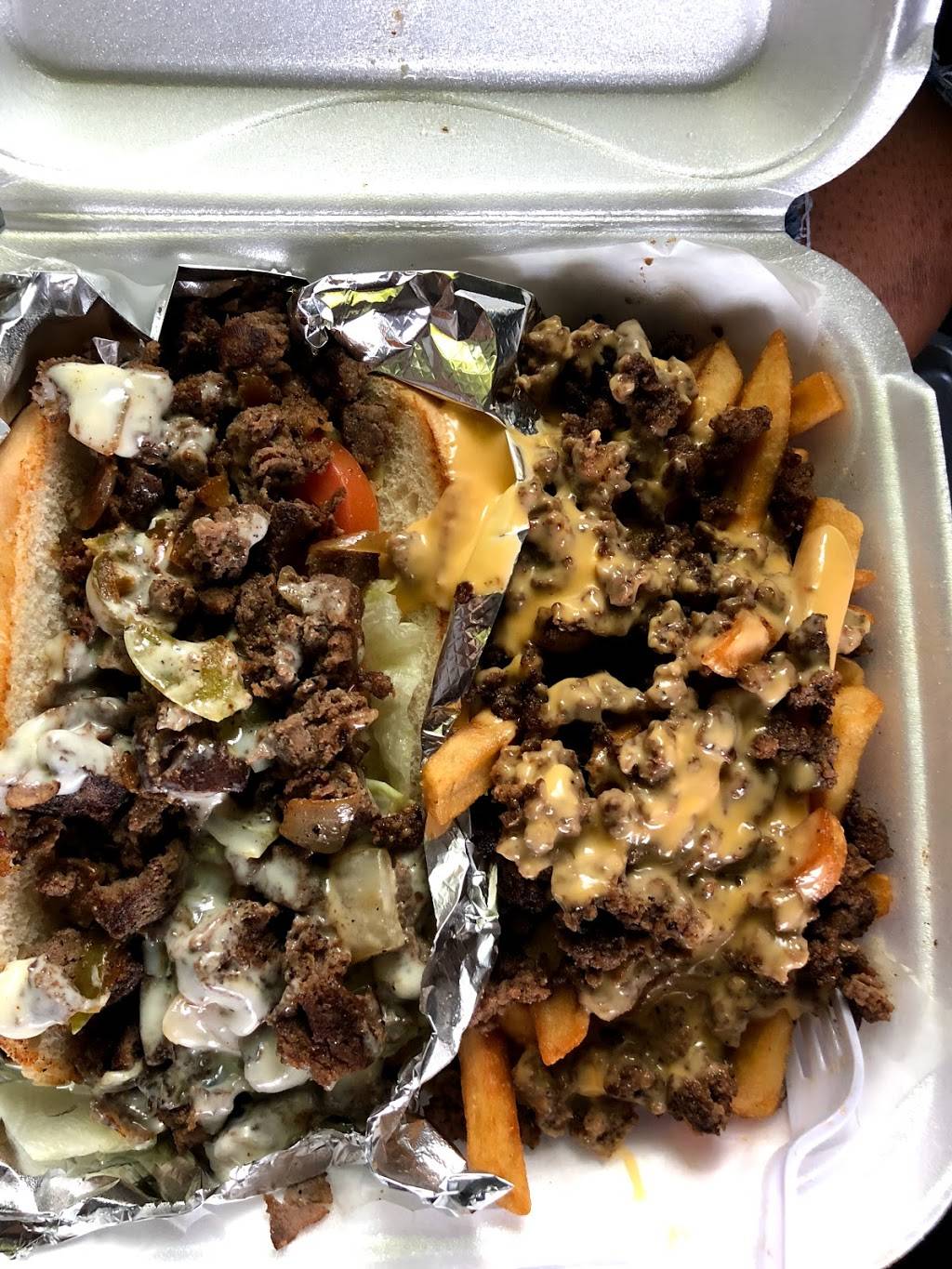 Dablitz Sports Bar and Grill | restaurant | 1318 N 9th St, East St Louis, IL 62201, USA | 6184825489 OR +1 618-482-5489