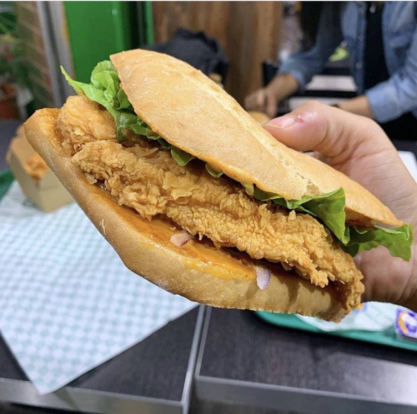 Chicken Kitchen | meal takeaway | 2086A Lawrence Ave E, Scarborough, ON M1R 2Z5, Canada | 4167528155 OR +1 416-752-8155