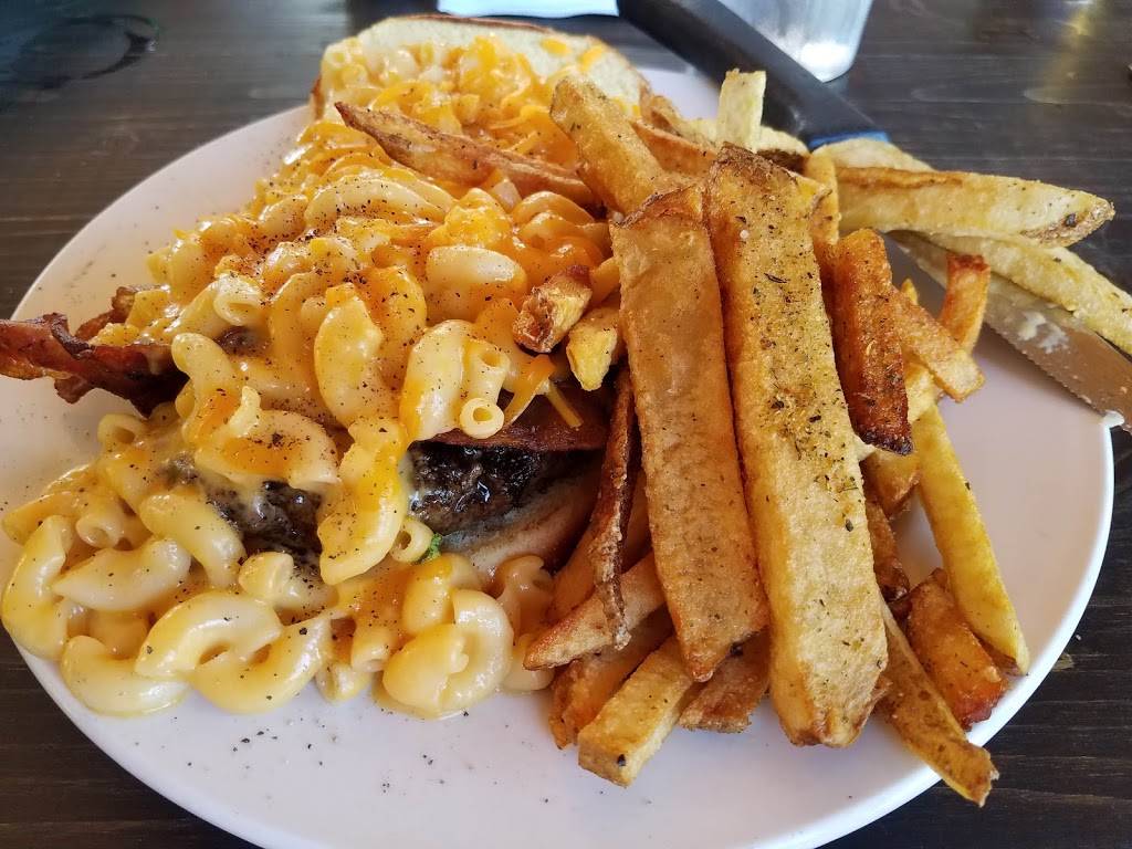 Kitty OReillys Irish Pub | restaurant | 59 E Oak St, Sturgeon Bay, WI 54235, USA | 9207437441 OR +1 920-743-7441