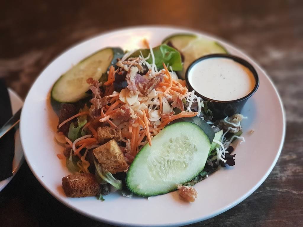 Winstons Pub & Grill - DTC | restaurant | 8101 E Belleview Ave, Denver, CO 80237, USA | 3037414001 OR +1 303-741-4001