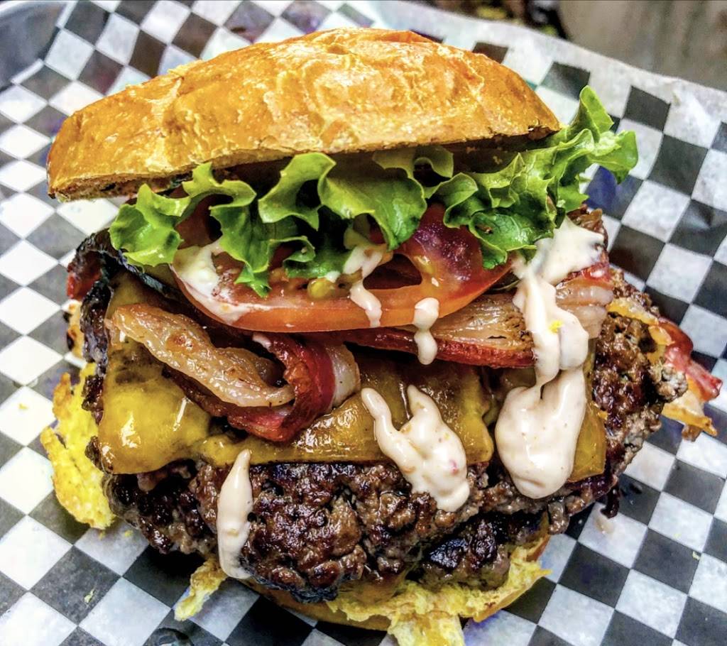 Top Gun Burger | restaurant | 16 Jutland Rd, Etobicoke, ON M8Z 2G9, Canada | 4162512777 OR +1 416-251-2777