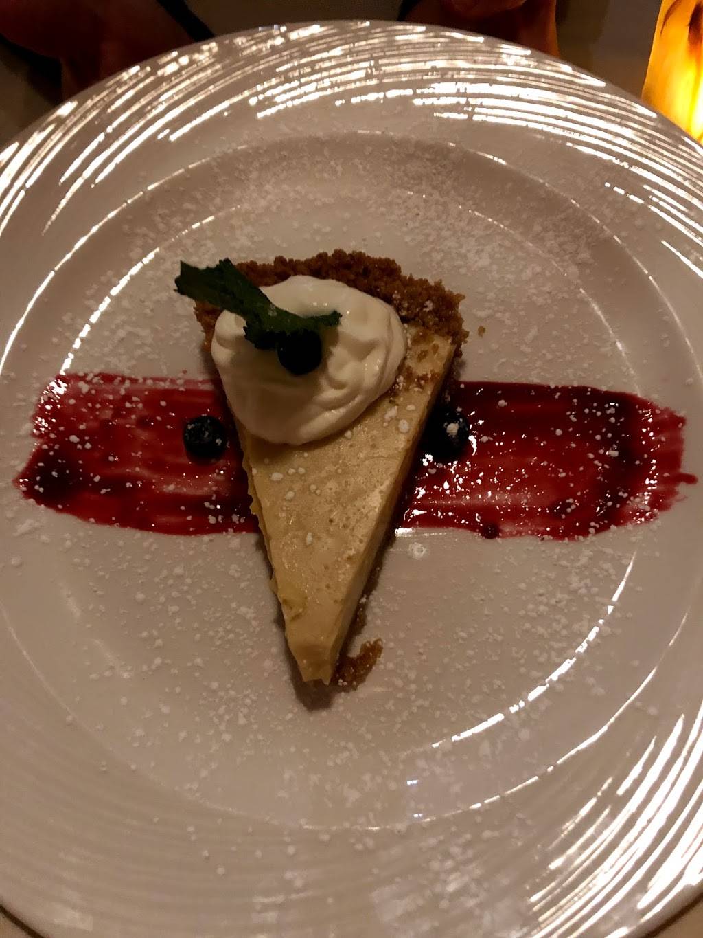 Meze Mediterraneo | restaurant | 680 Mall Dr, Schaumburg, IL 60173, USA | 8475986393 OR +1 847-598-6393