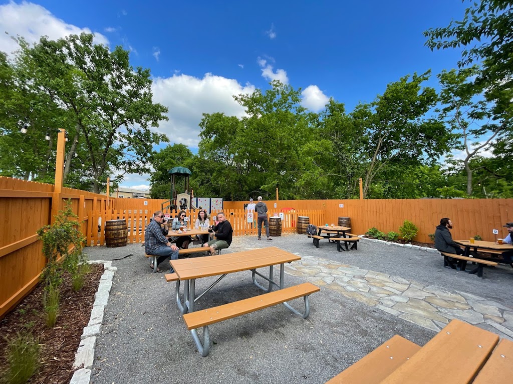 East Nashville Beer Works | restaurant | 320 E Trinity Ln, Nashville, TN 37207, USA | 6158913108 OR +1 615-891-3108