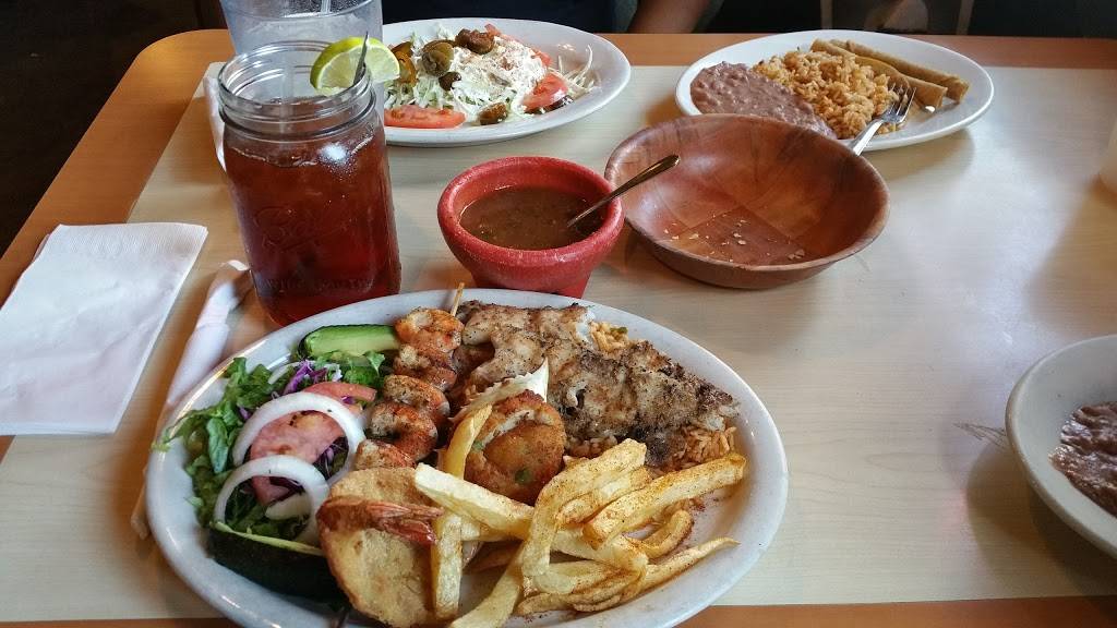 Los Asaderos | restaurant | 1535 N Main St, Fort Worth, TX 76164, USA | 8176263399 OR +1 817-626-3399