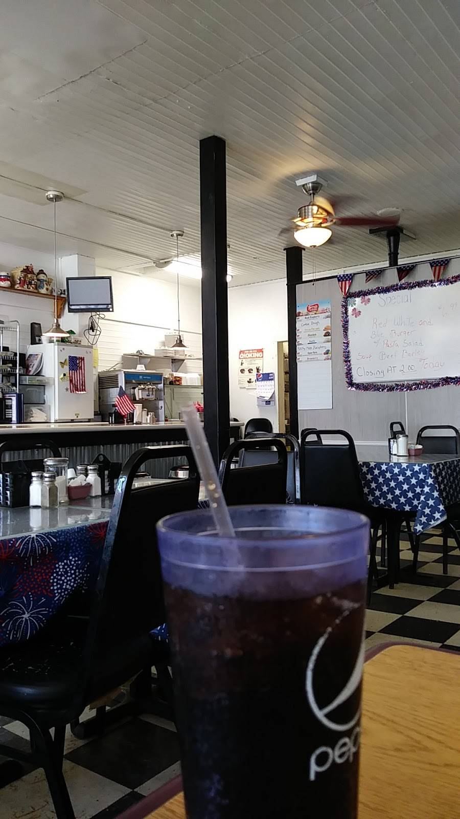 Hometown Cafe | restaurant | 3746 County Rd 14, Madrid, NY 13660, USA | 3153225332 OR +1 315-322-5332