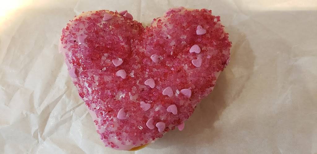 Dunkin | bakery | 321 5th Ave S, Nashville, TN 37203, USA | 6157279060 OR +1 615-727-9060