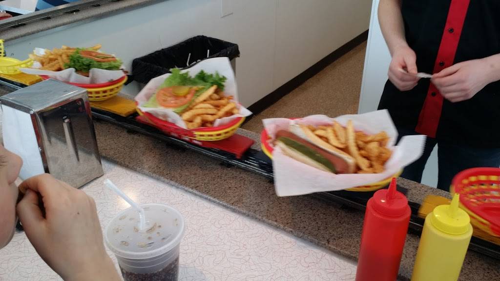 2Toots Train Whistle Grill | restaurant | 203 S Main St, Bartlett, IL 60103, USA | 6302136700 OR +1 630-213-6700