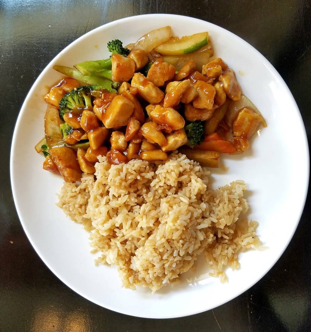 Hoba Sushi & Hibachi | restaurant | 3706 Elmsley Ct ste 101, Greensboro, NC 27406, USA | 3362721998 OR +1 336-272-1998